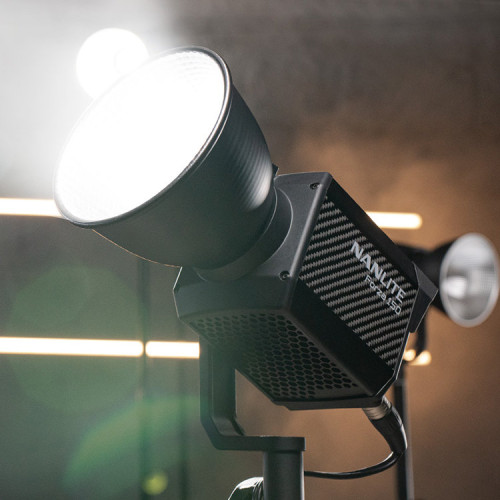 Осветитель NanLite Forza 150