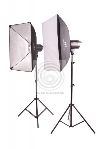 Комплект импульсного света FST F-200 Softbox Kit