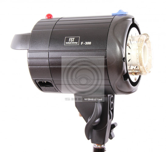 Комплект импульсного света FST F-300 Softbox Kit