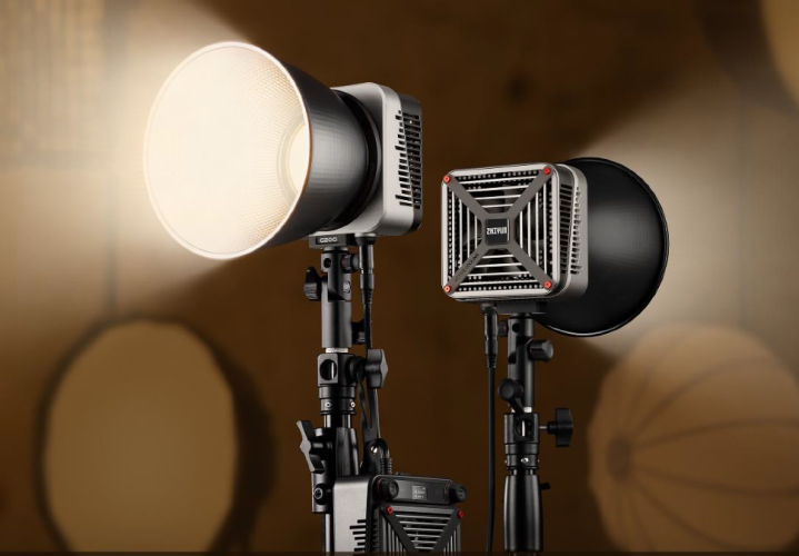 Осветитель Zhiyun MOLUS G200