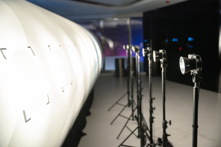 Осветитель Zhiyun MOLUS X100