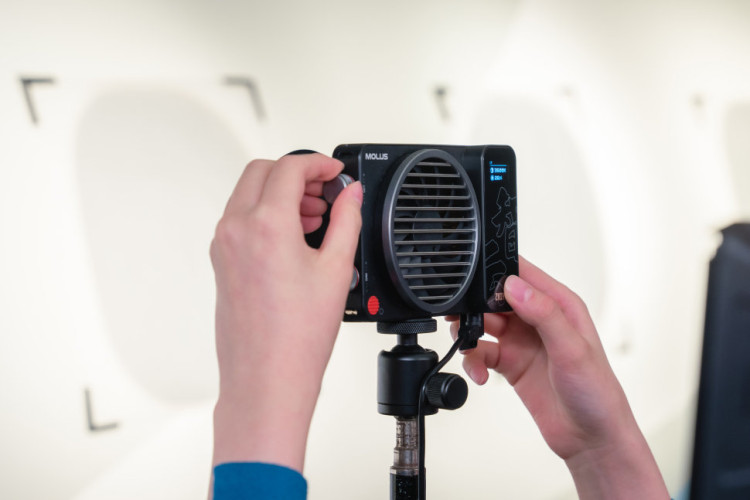 Осветитель Zhiyun MOLUS X100 Combo