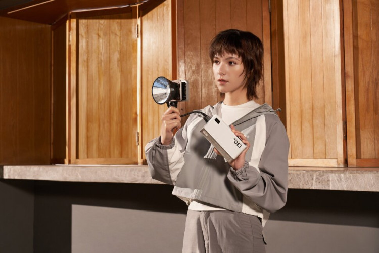 Осветитель Zhiyun MOLUS X60RGB Combo