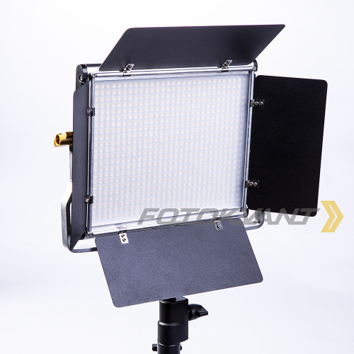 Fotokvant LED-660BD PRO светодиодная панель с шторками 660 светодиодов 3200-5600 К
