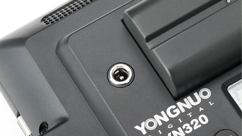 Осветитель YongNuo YN-320 (3200-5500K)