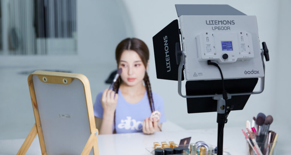 Осветитель Godox Litemons LP400R