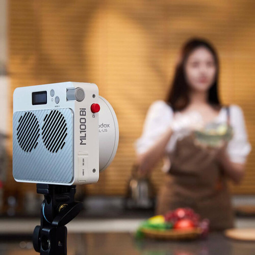 Осветитель Godox ML100Bi
