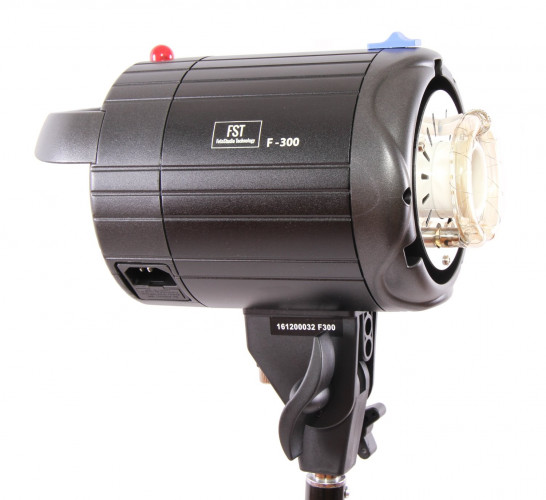 Комплект импульсного света FST F-300 Softbox Kit + радиосинхронизатор FST VC-604DC в подарок!