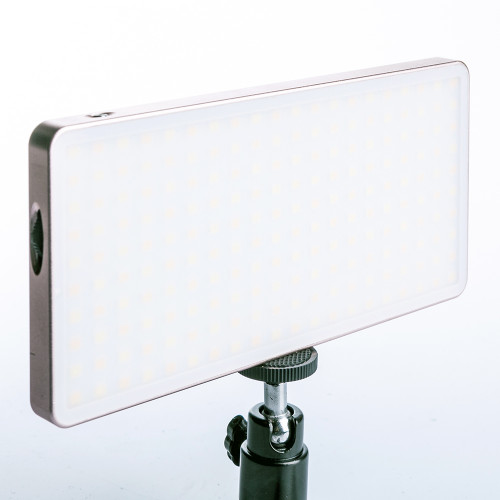 Fotokvant ML-200AI светодиодная панель 3200-5600К 10Вт с аккумулятором 4200 мАч