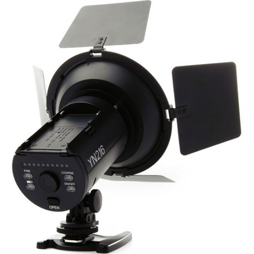 YongNuo YN216 5500К осветитель светодиодный на 216 светодиодов для фото и видеокамер