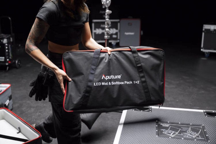 Осветитель Aputure INFINIMAT 1x4 V-Mount Kit (EU)