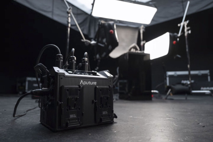 Осветитель Aputure INFINIMAT 1x4 V-Mount Kit (EU)