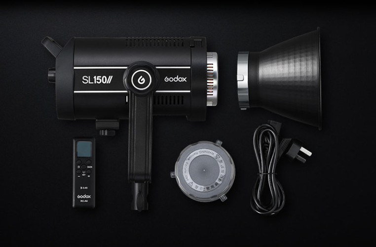 Осветитель Godox SL150II