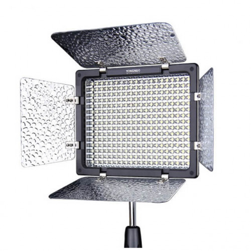 YongNuo YN300III LED 5500К осветитель светодиодный