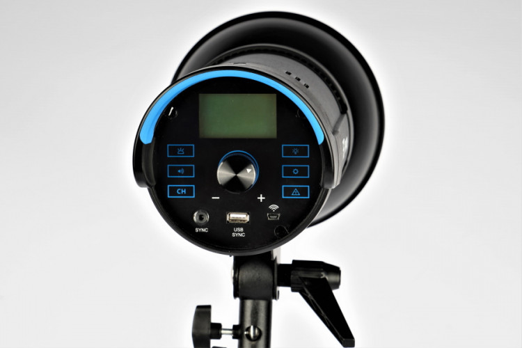 Комплект импульсного света FST PRO-600H Softbox Kit II