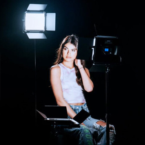 Комплект осветителей Neewer RGB 660 PRO II (2 шт + стойки)