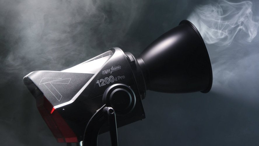 Осветитель Aputure LS 1200d Pro