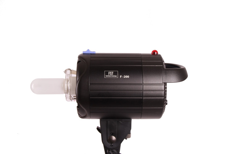 Комплект импульсного света FST F-200 Novel Kit + радиосинхронизатор FST VC-604DC в подарок!