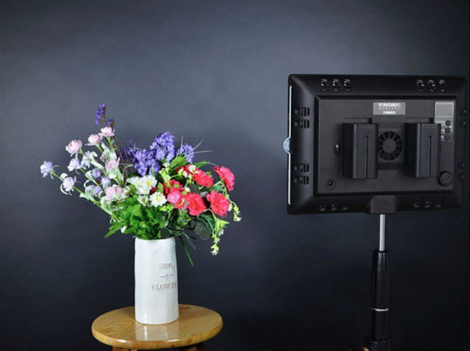 Осветитель YongNuo YN-600S 5500K