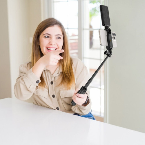 Осветитель с держателем смартфона Apexel JJ077FL Vlog Light Tripod Kit