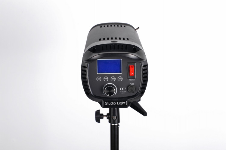 Светодиодный осветитель FST EF-150R