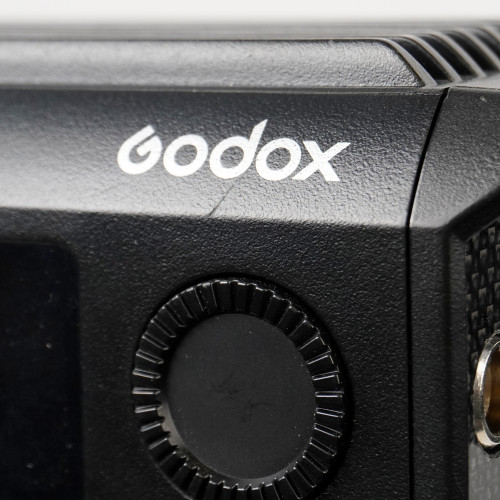 Осветитель светодиодный Godox S30 фокусируемый