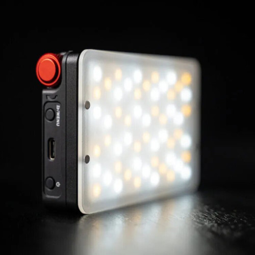 Осветитель Aputure MC Pro