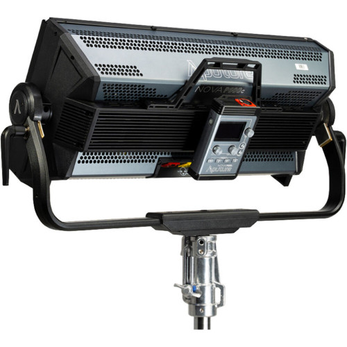 Осветитель Aputure Nova P600C