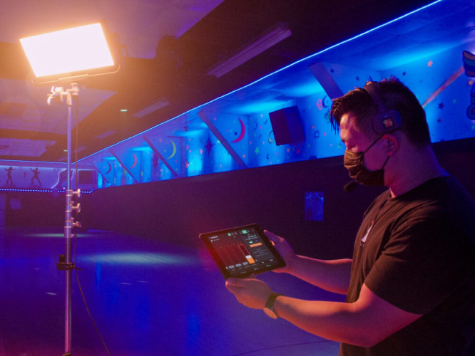 Осветитель Aputure Nova P600C