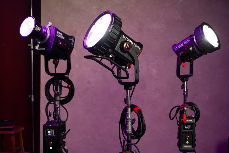 Осветитель Aputure STORM 700x