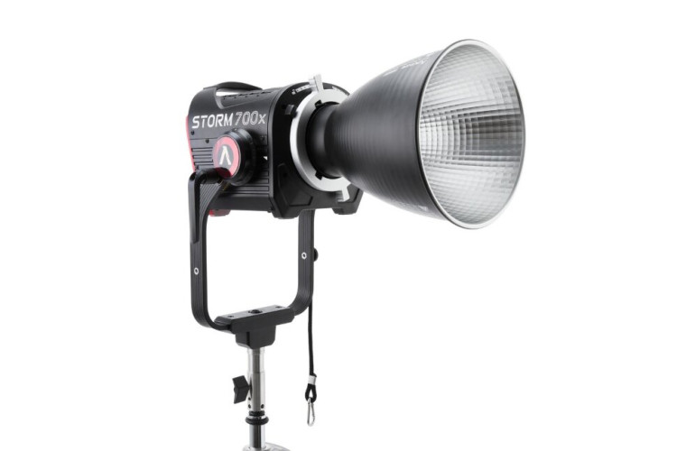 Осветитель Aputure STORM 700x