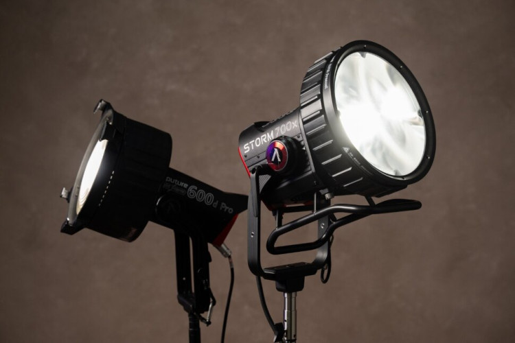 Осветитель Aputure STORM 700x