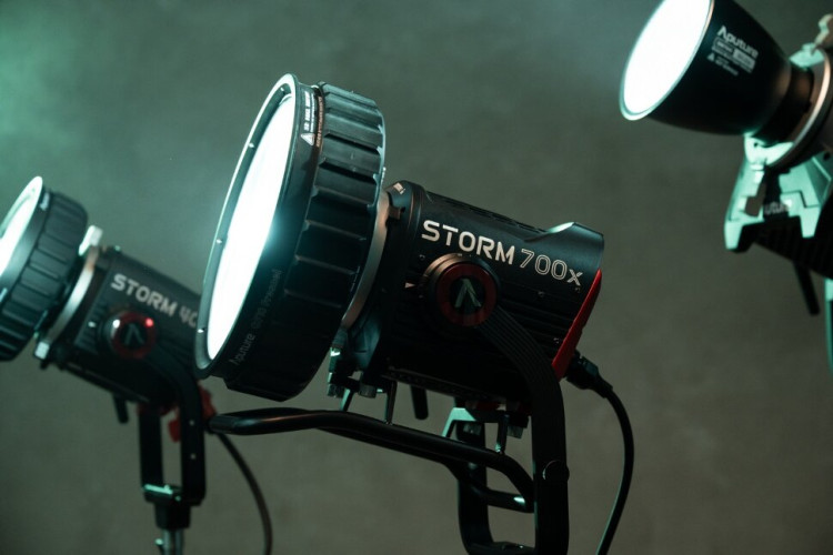 Осветитель Aputure STORM 700x