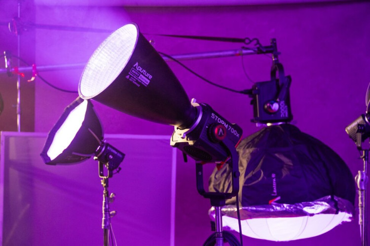 Осветитель Aputure STORM 700x