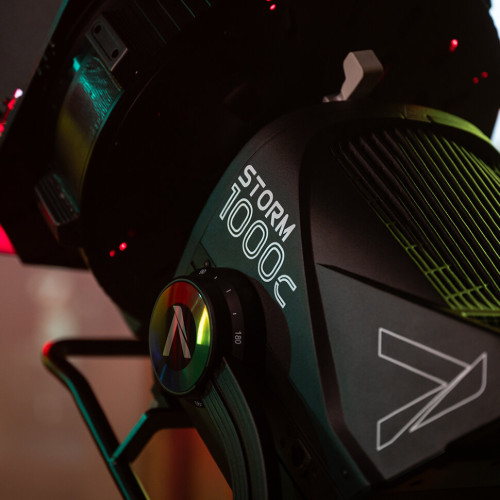 Осветитель Aputure STORM 1000c