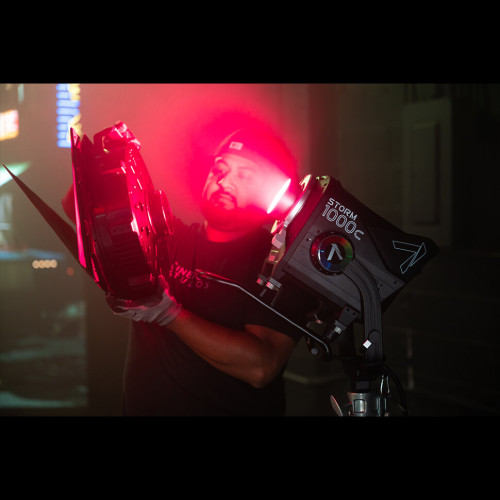 Осветитель Aputure STORM 1000c