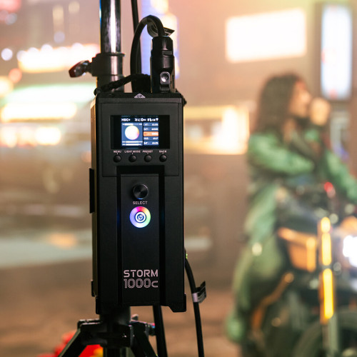 Осветитель Aputure STORM 1000c