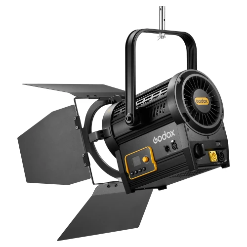 Осветитель светодиодный Godox F7-120D K2 с линзой Френеля