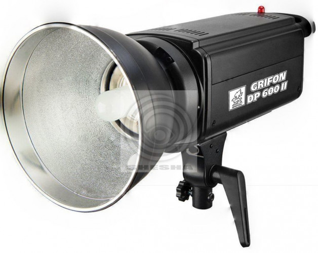 Grifon Вспышка студийная GRIFON DP 600 II ( 600 Дж+регулируемый пилот 150Вт) байонет BOWENS