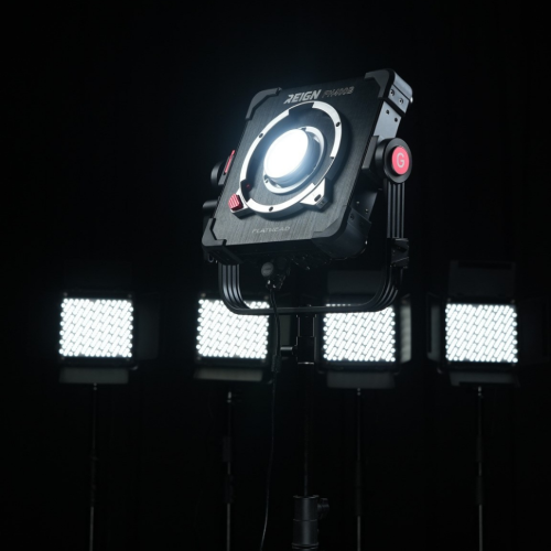 Осветитель GVM Reign FH400B Flathead