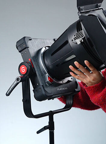 Осветитель GVM Reign FH400B Flathead