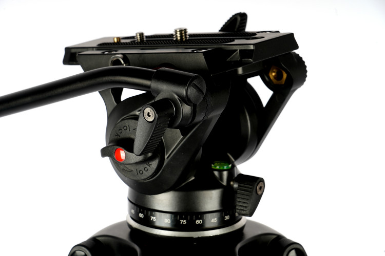 Профессиональный штатив FST TH605A с видеоголовой