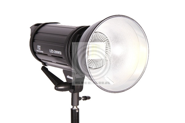 Осветитель FST EF-200 LED 5500K светодиодный
