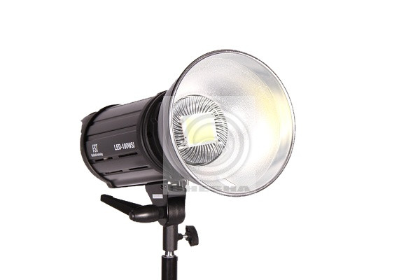 Осветитель FST EF-100 LED 5500K светодиодный