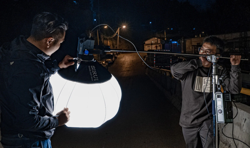 Осветитель Sirui Blaze C300B