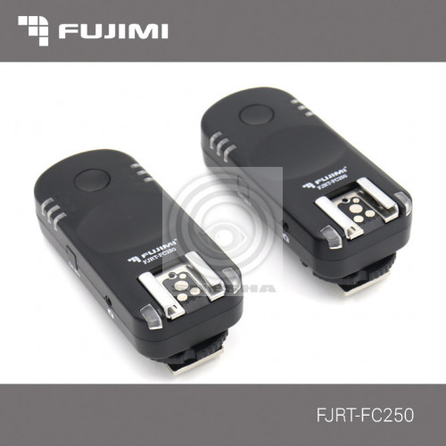 Fujimi FJRT-FC250 Радиосинхронизатор для вспышек Canon