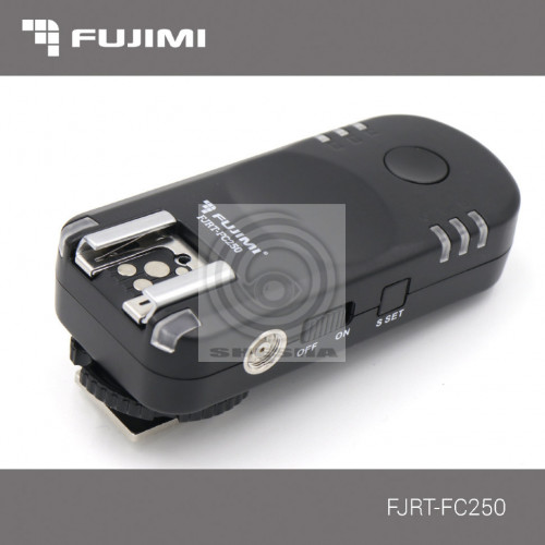 Fujimi FJRT-FC250 Радиосинхронизатор для вспышек Canon