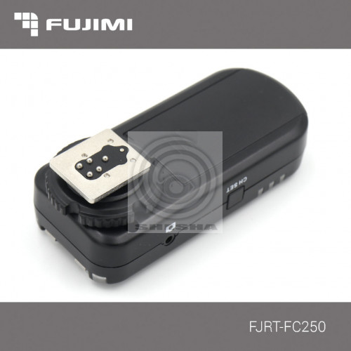 Fujimi FJRT-FC250 Радиосинхронизатор для вспышек Canon