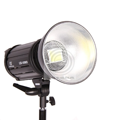 Осветитель FST EF-100R LED 5500 К светодиодный с пультом ДУ